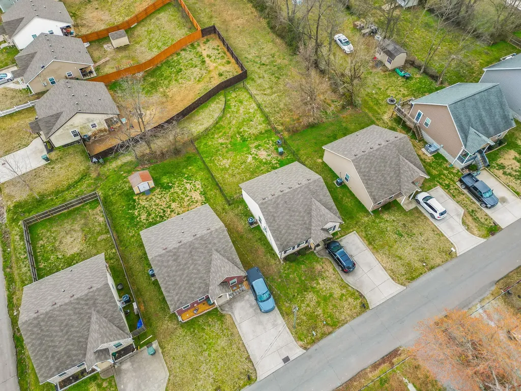 914 16th Ave, E Springfield TN 37172