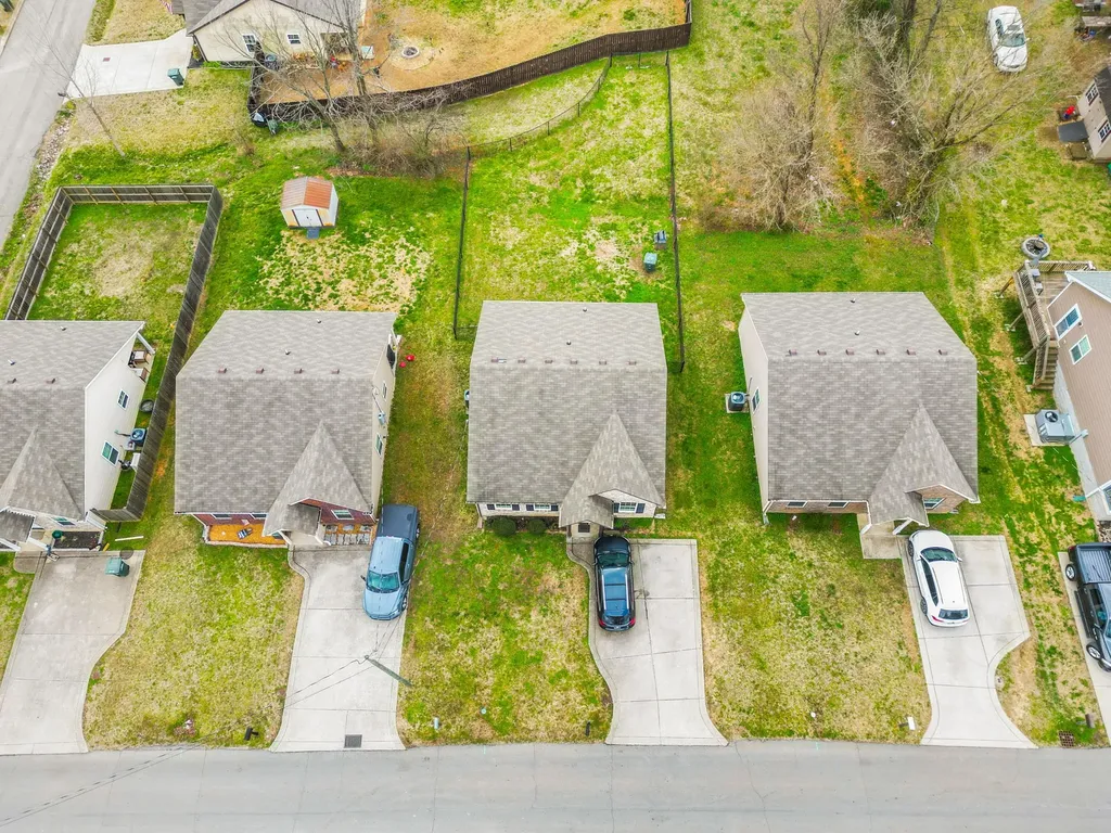 914 16th Ave, E Springfield TN 37172