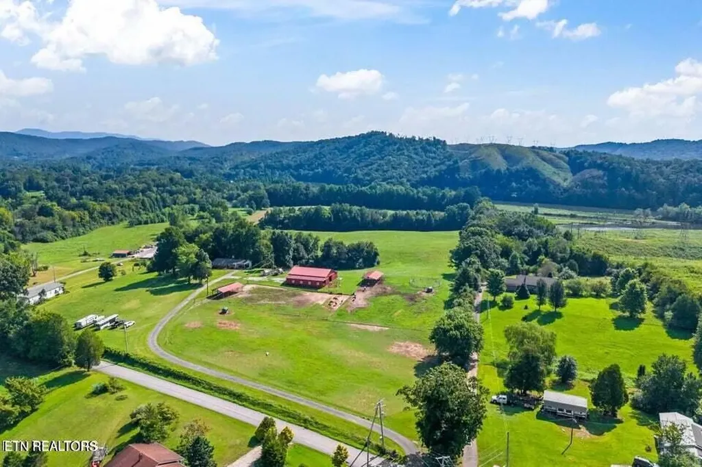 786 Swan Pond Circle Road Harriman TN 37748