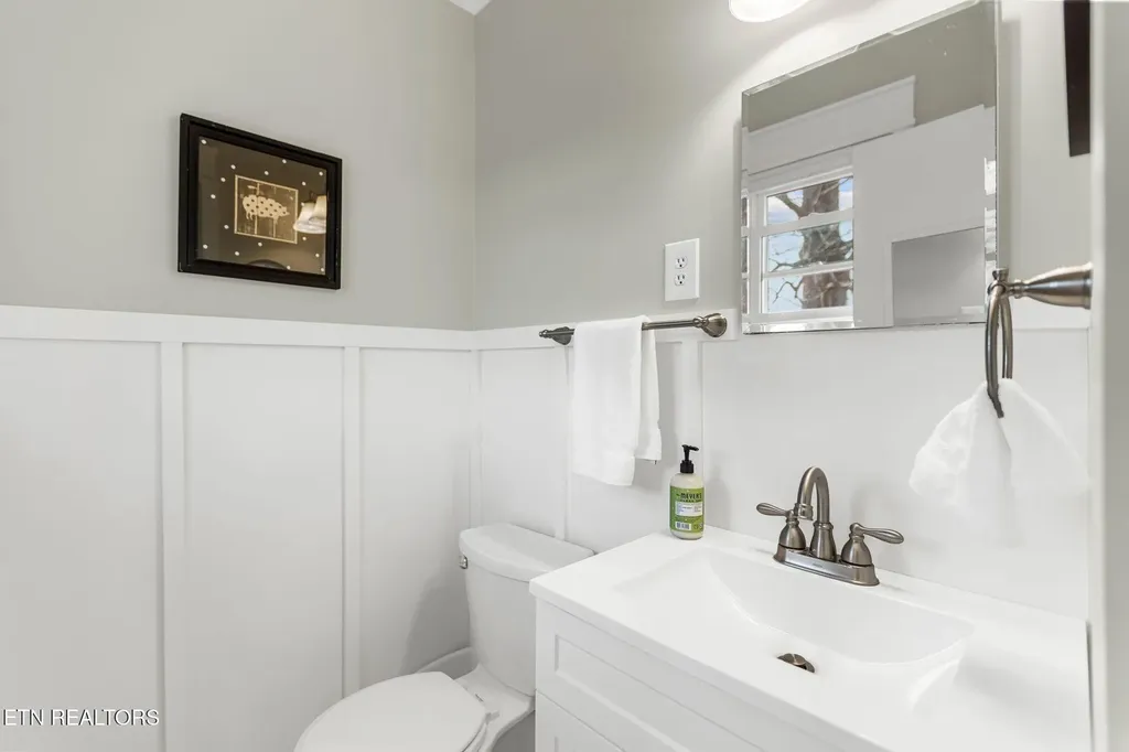 786 Swan Pond Circle Road Harriman TN 37748