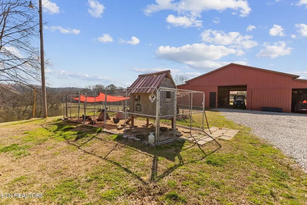 786 Swan Pond Circle Road Harriman TN 37748