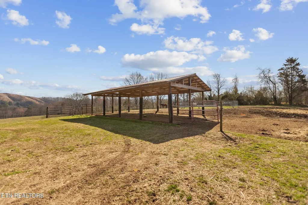 786 Swan Pond Circle Road Harriman TN 37748