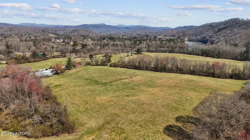 786 Swan Pond Circle Road Harriman TN 37748