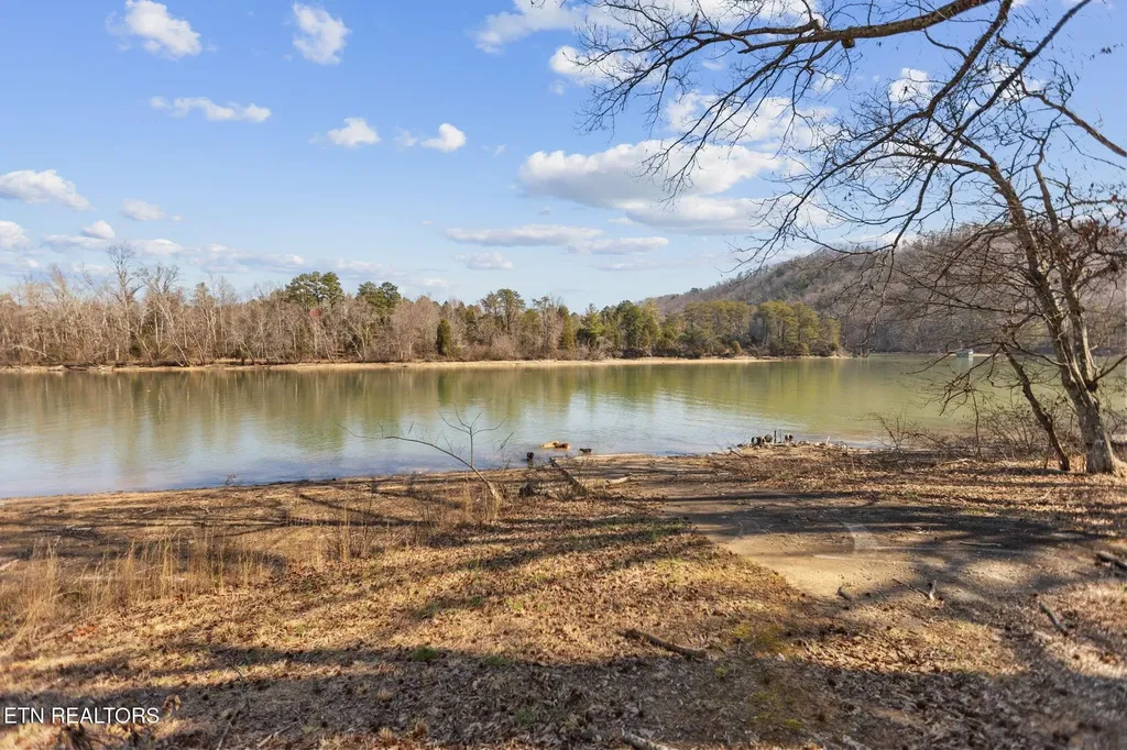 786 Swan Pond Circle Road Harriman TN 37748