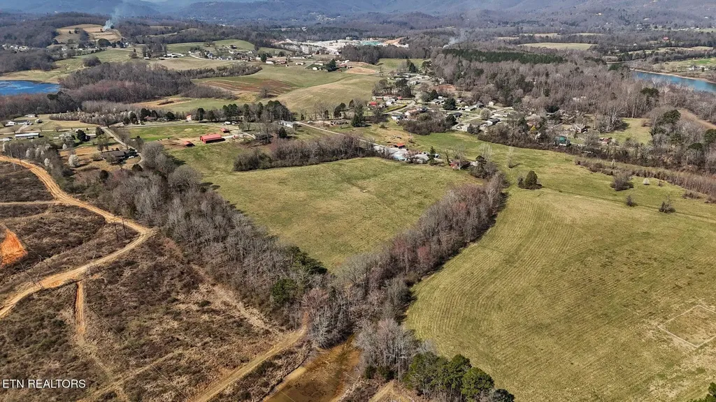 786 Swan Pond Circle Road Harriman TN 37748