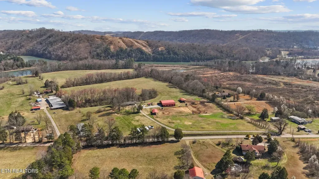 786 Swan Pond Circle Road Harriman TN 37748