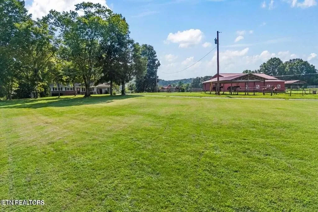 786 Swan Pond Circle Road Harriman TN 37748