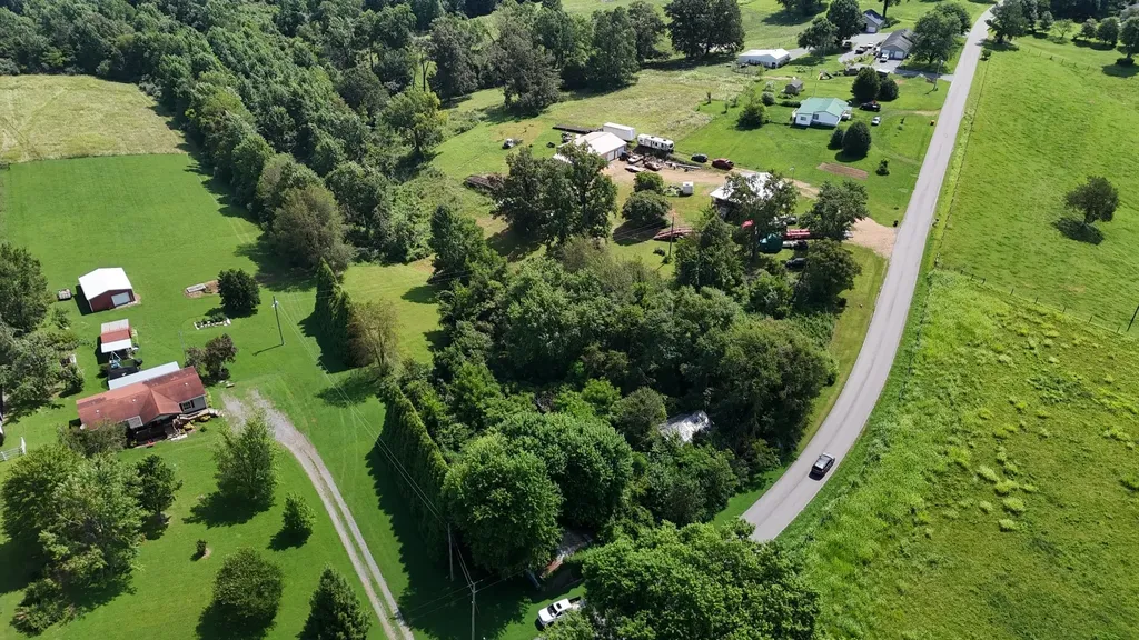 384 Underwood Road Lafayette TN 37083