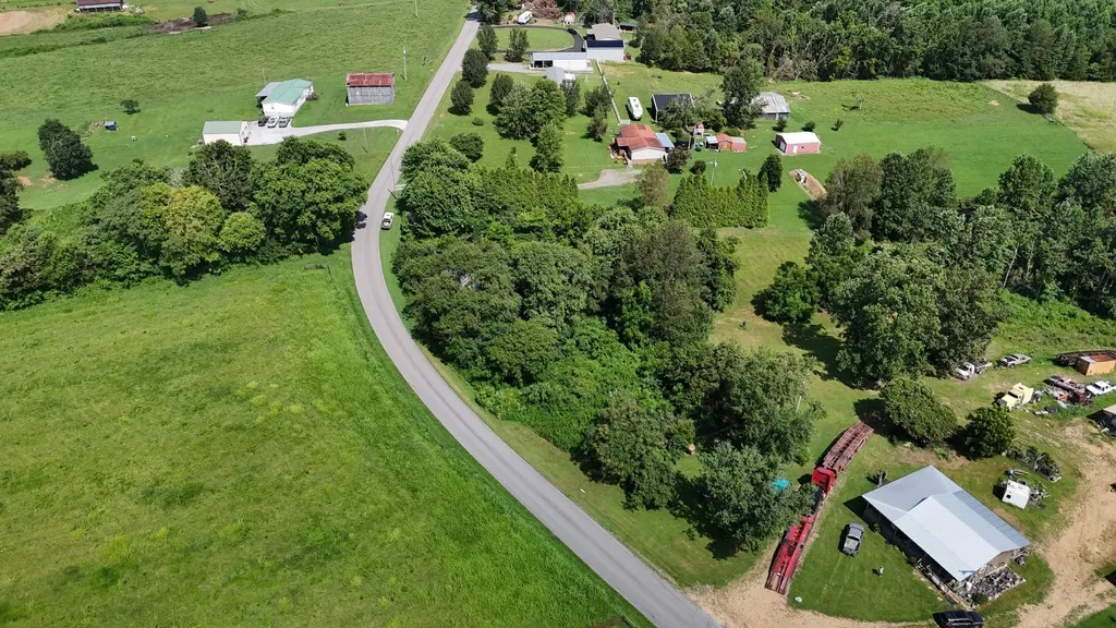 384 Underwood Road Lafayette TN 37083