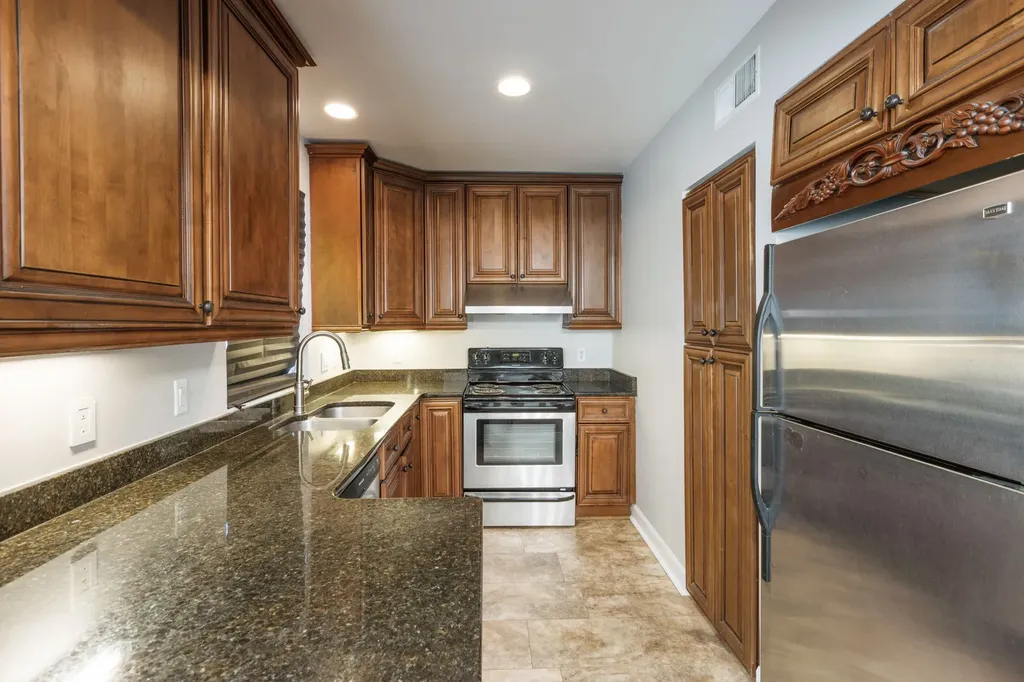 112 Saint Charles Place Nashville TN 37212