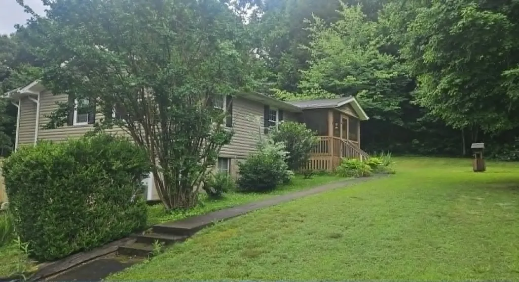 5231 Watkins Ford Road Southside TN 37171