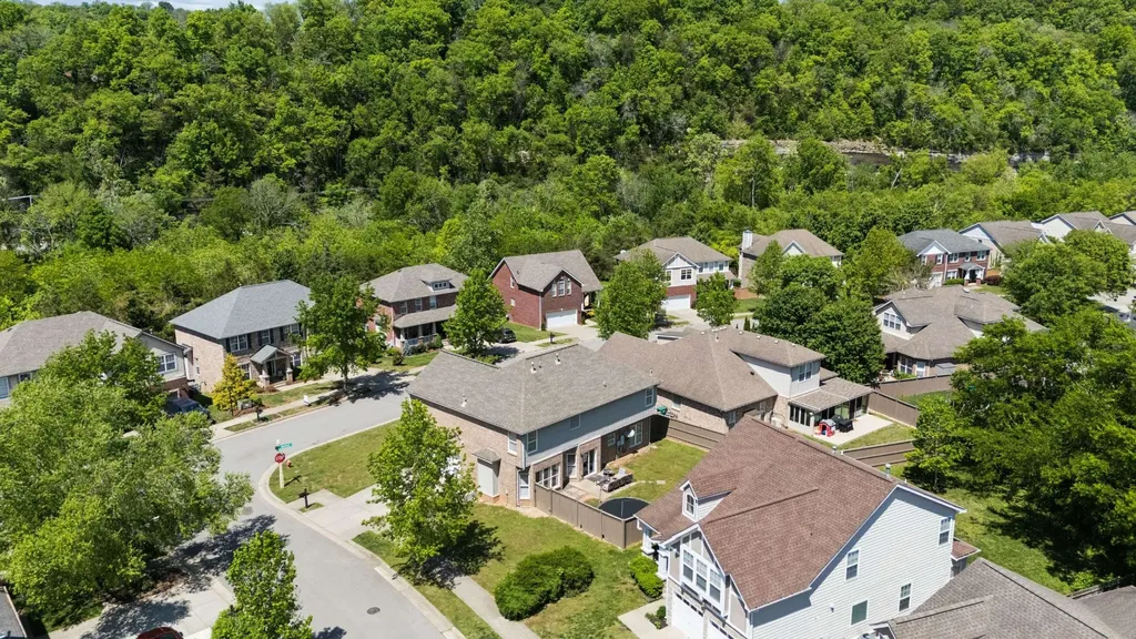 7476 Riverland Drive Nashville TN 37221