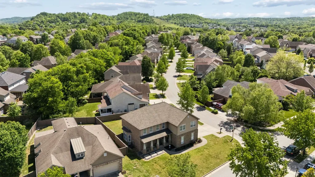 7476 Riverland Drive Nashville TN 37221