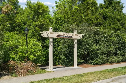 7476 Riverland Drive Nashville TN 37221