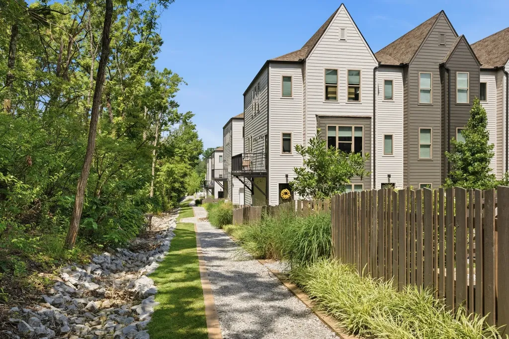356 E Village Lane Nashville TN 37216