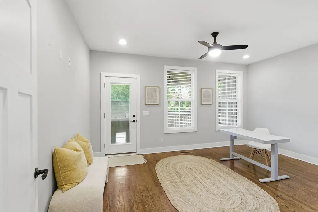2141B Burns Street Nashville TN 37216