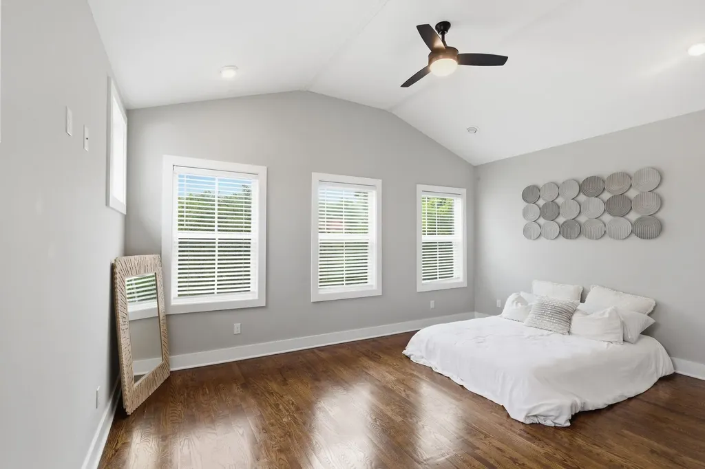 2141B Burns Street Nashville TN 37216