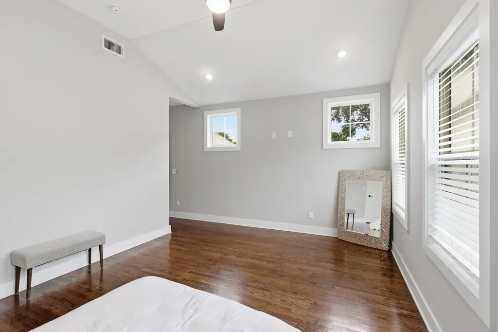 2141B Burns Street Nashville TN 37216