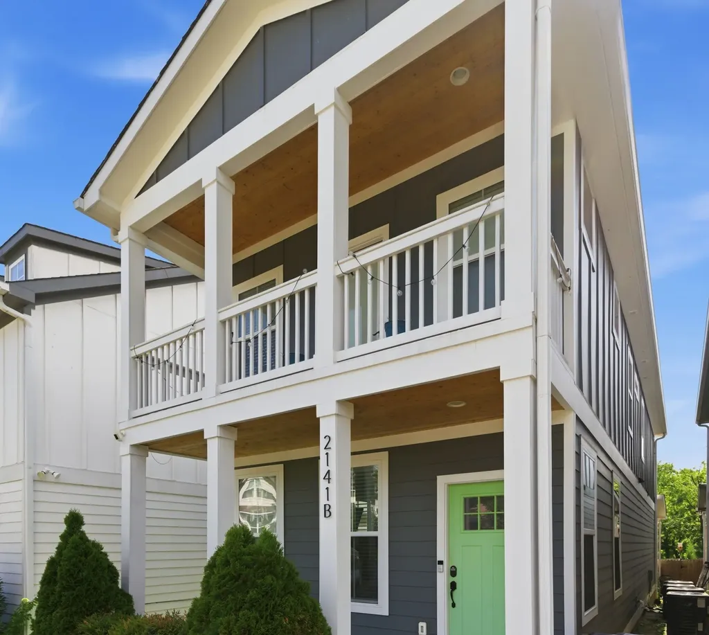 2141B Burns Street Nashville TN 37216