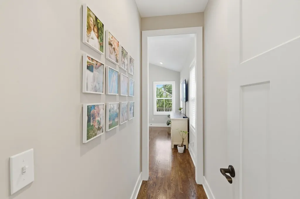 2141B Burns Street Nashville TN 37216