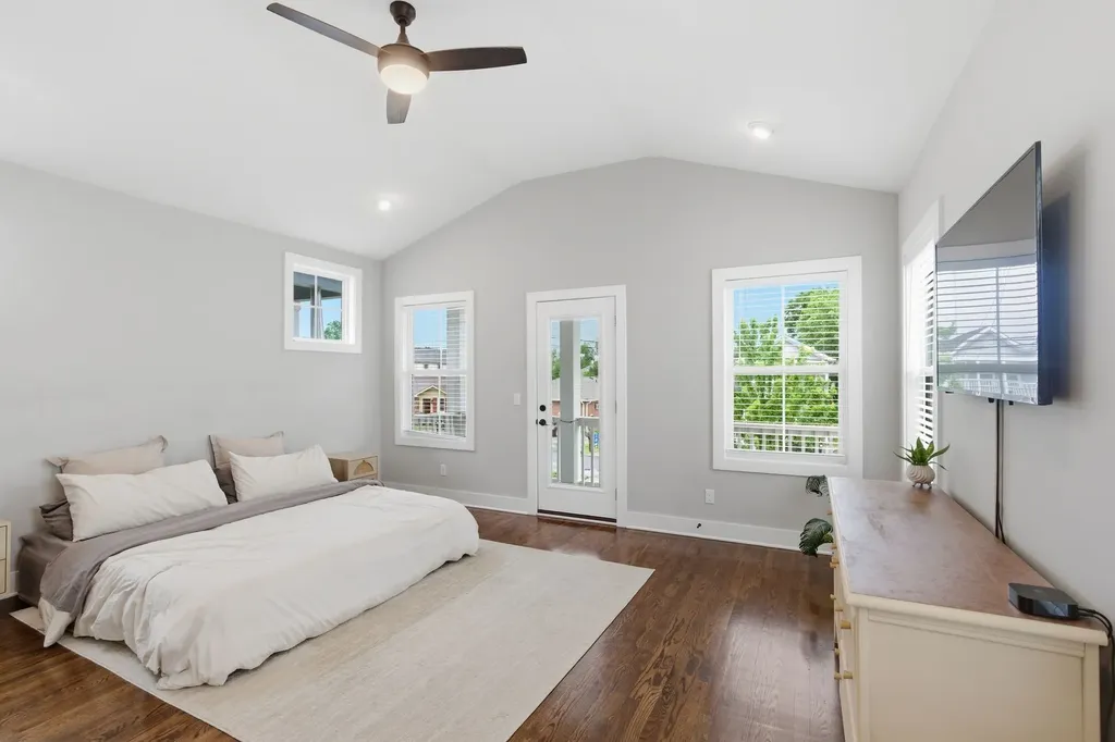 2141B Burns Street Nashville TN 37216