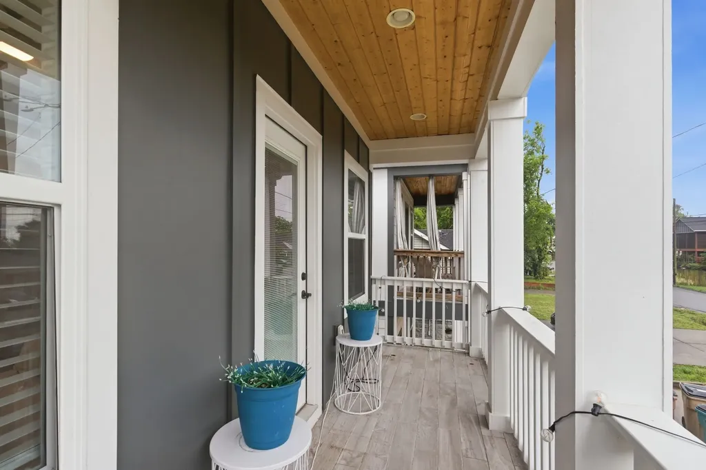 2141B Burns Street Nashville TN 37216