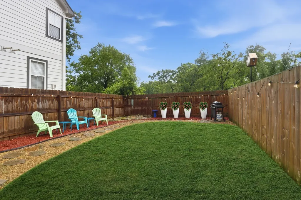 2141B Burns Street Nashville TN 37216