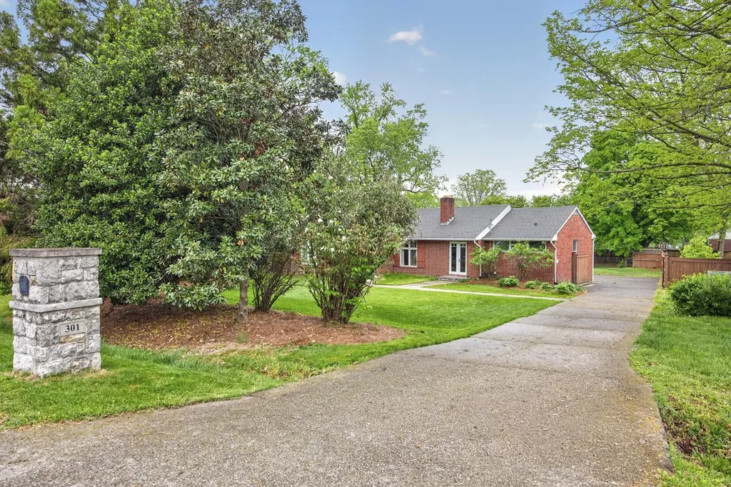 301 Browning Road Nashville TN 37211