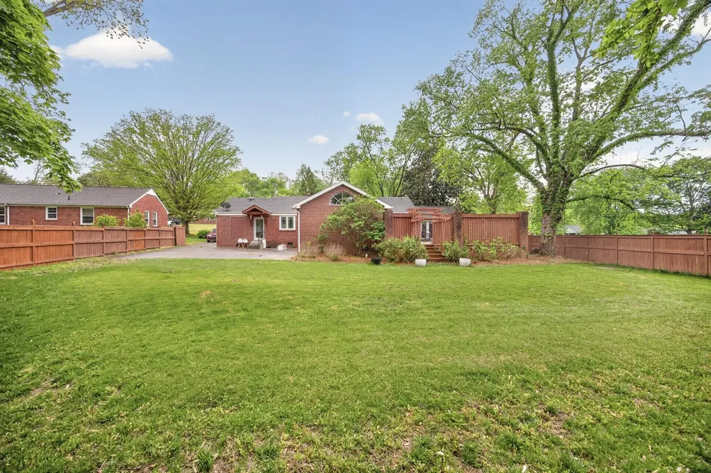 301 Browning Road Nashville TN 37211