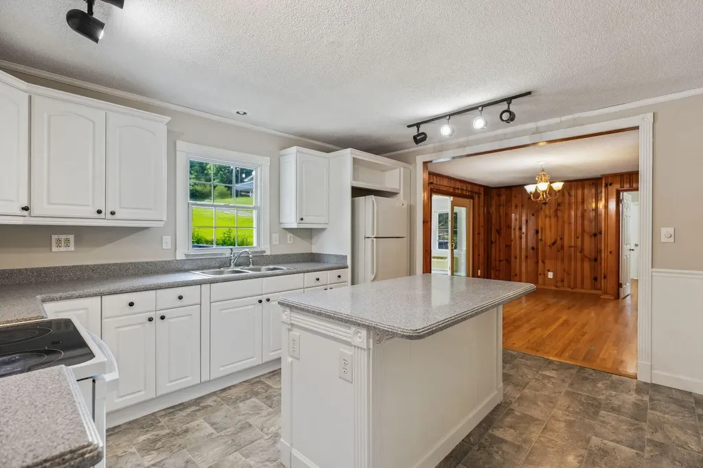 2403 Walnut Drive, NW Cleveland TN 37311