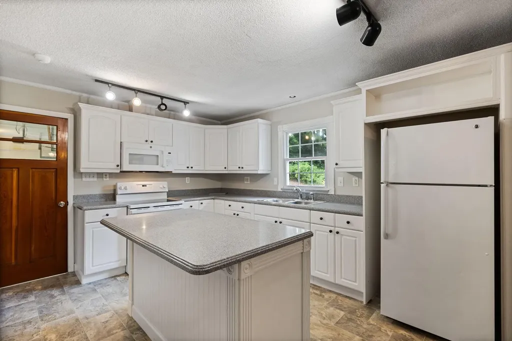 2403 Walnut Drive, NW Cleveland TN 37311