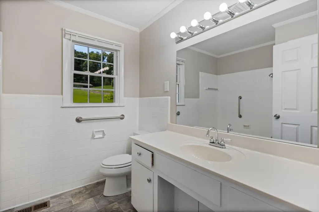 2403 Walnut Drive, NW Cleveland TN 37311