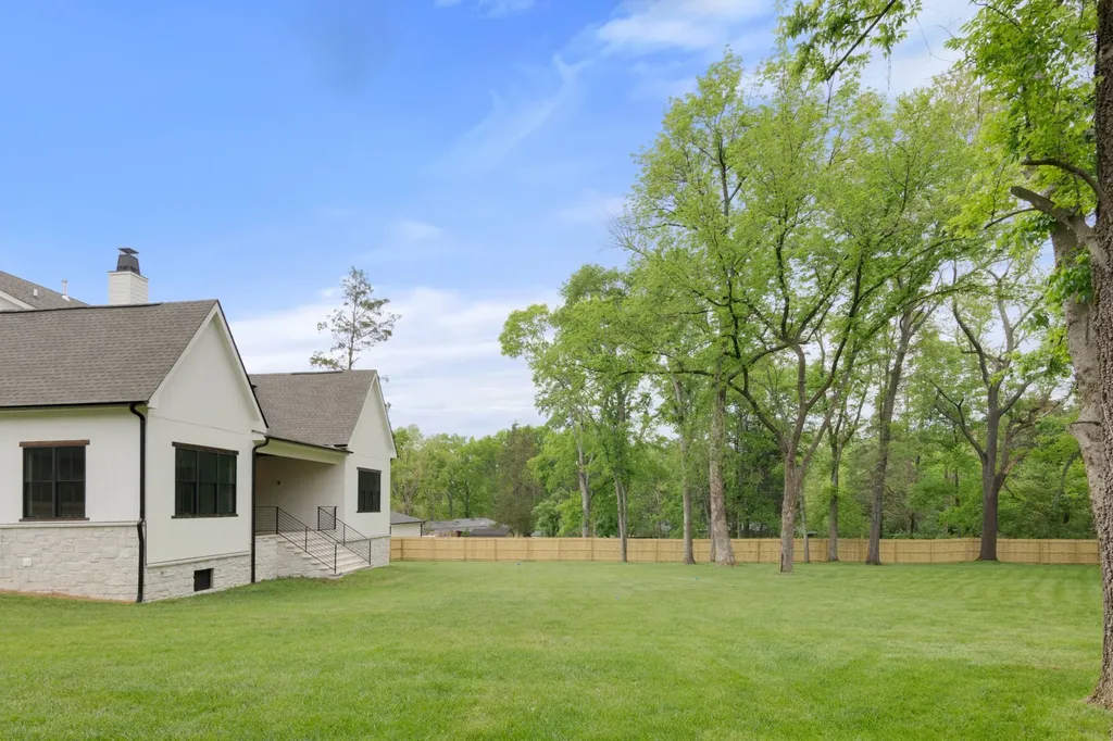 706 Brook Hollow Road Nashville TN 37205