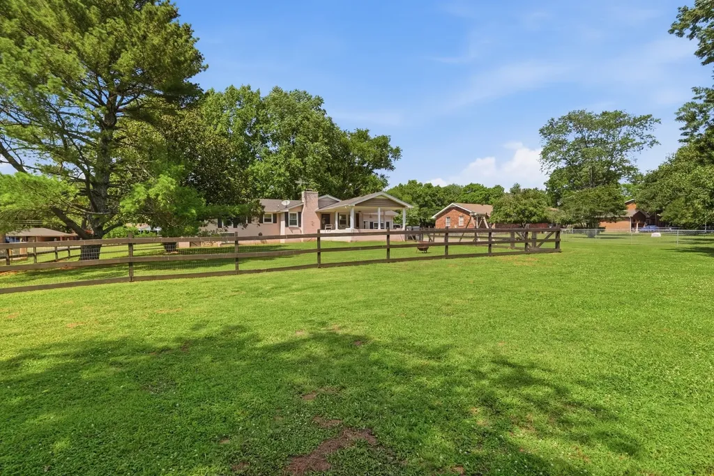 1512 Smith Drive Lebanon TN 37087