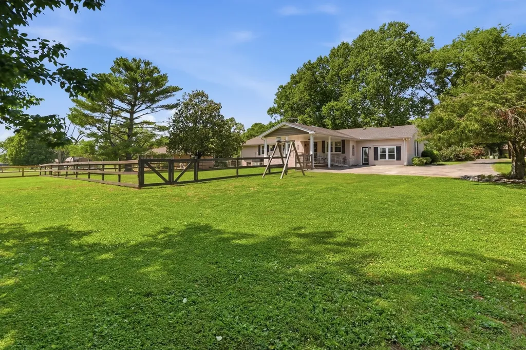 1512 Smith Drive Lebanon TN 37087