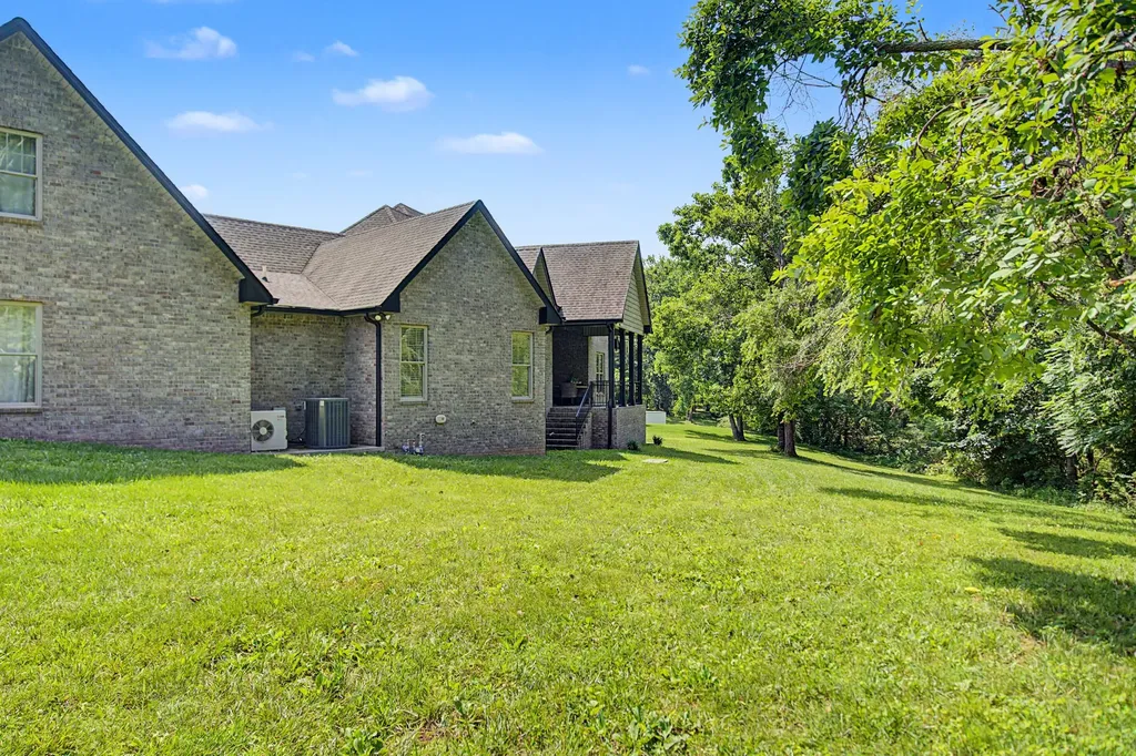 76 Maggie Lena Lane Lafayette TN 37083