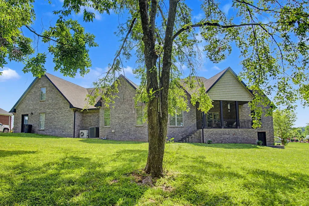 76 Maggie Lena Lane Lafayette TN 37083