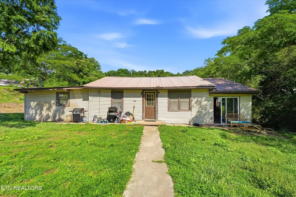 9101 Andersonville Pike Powell TN 37849