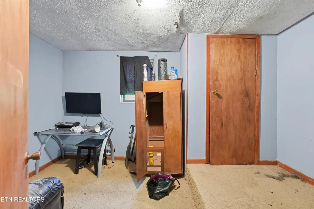 9101 Andersonville Pike Powell TN 37849