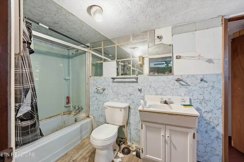 9101 Andersonville Pike Powell TN 37849