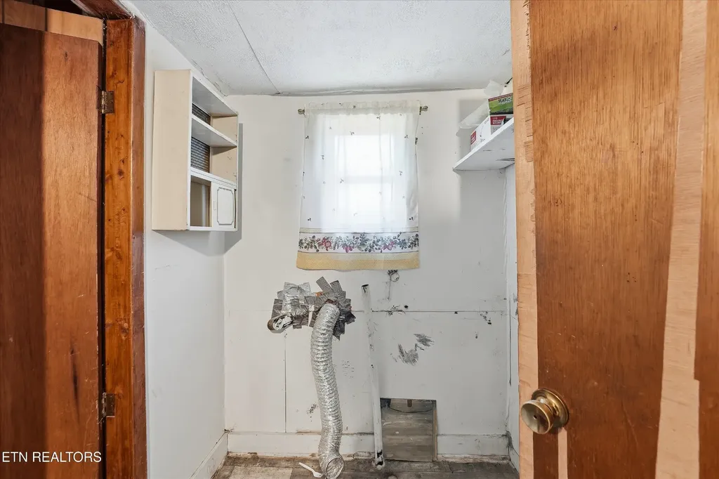 9101 Andersonville Pike Powell TN 37849