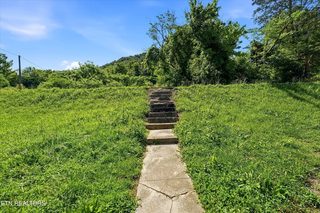 9101 Andersonville Pike Powell TN 37849