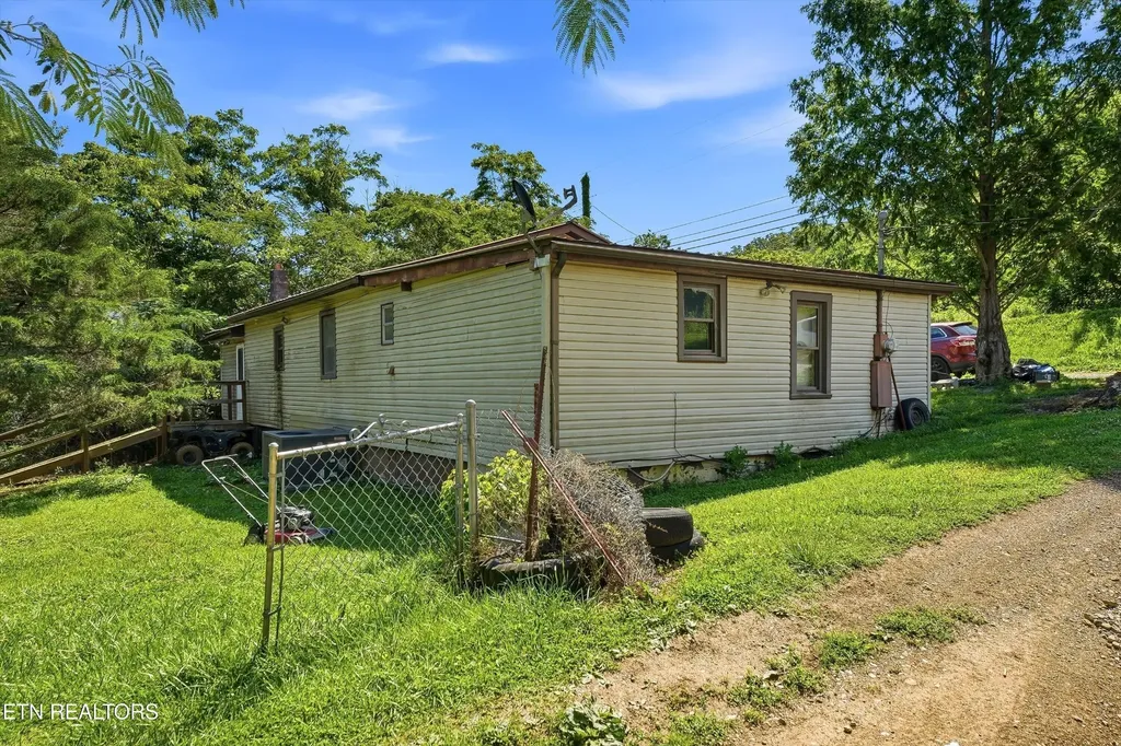 9101 Andersonville Pike Powell TN 37849