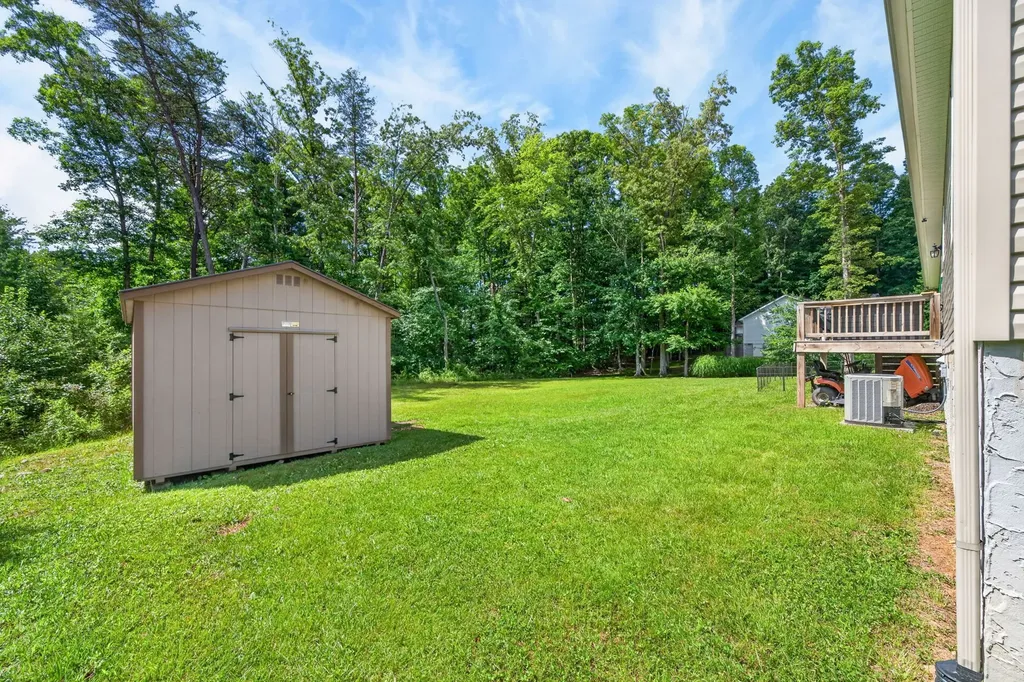 177 Orange Circle Crossville TN 38555