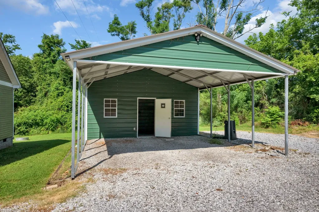 1315 North Charlotte Street Dickson TN 37055