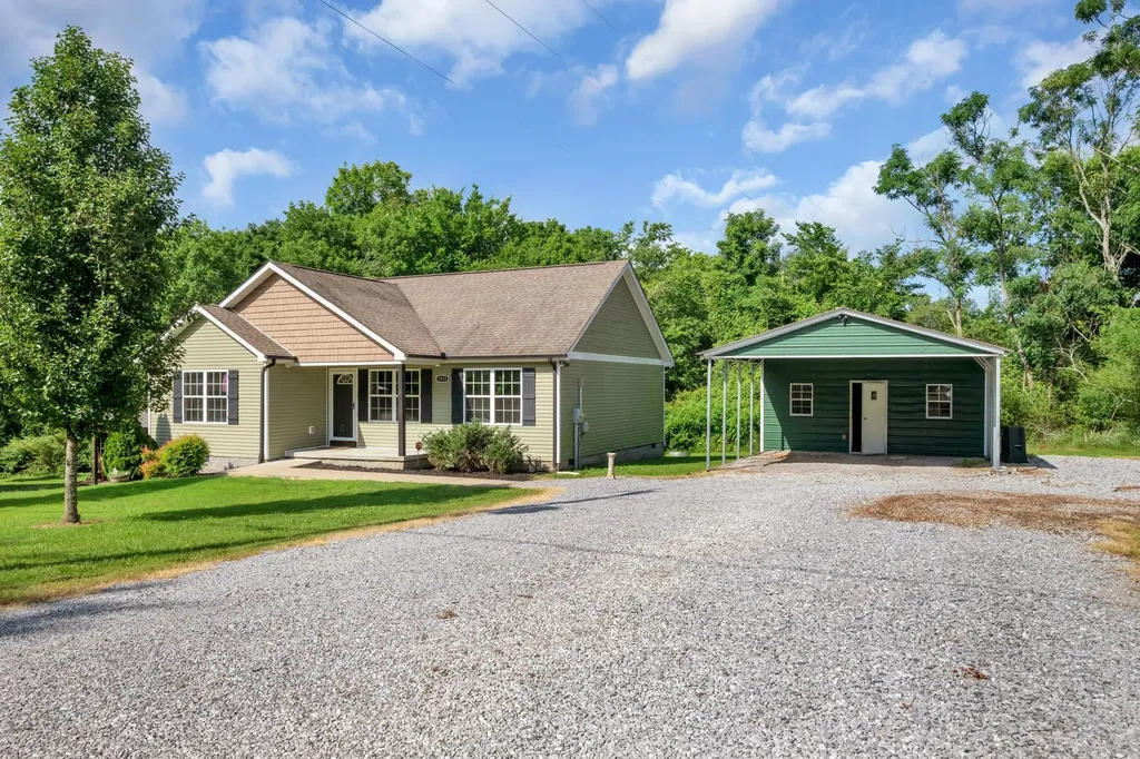 1315 North Charlotte Street Dickson TN 37055