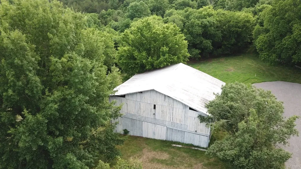 103 Nixon Hollow Ln, N Pleasant Shade TN 37145