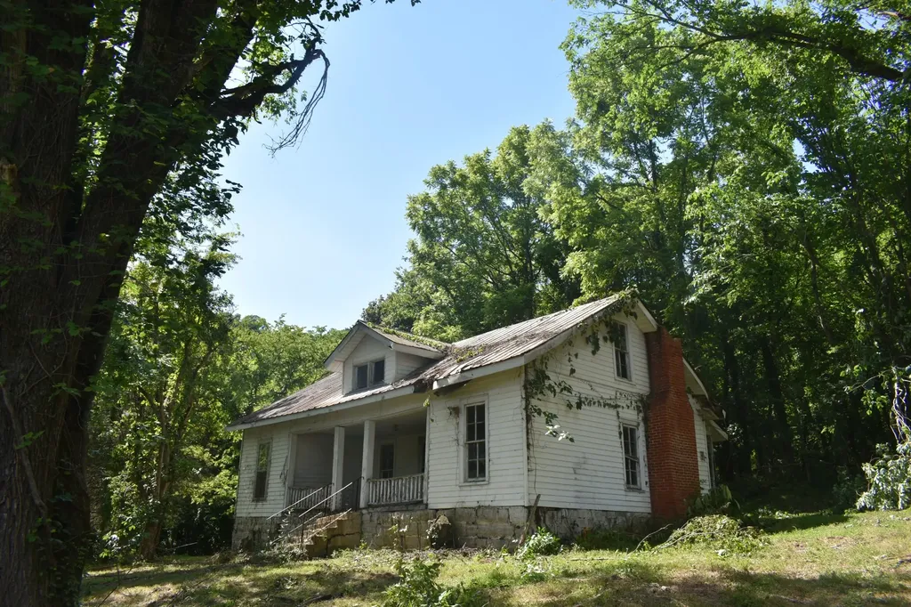 103 Nixon Hollow Ln, N Pleasant Shade TN 37145