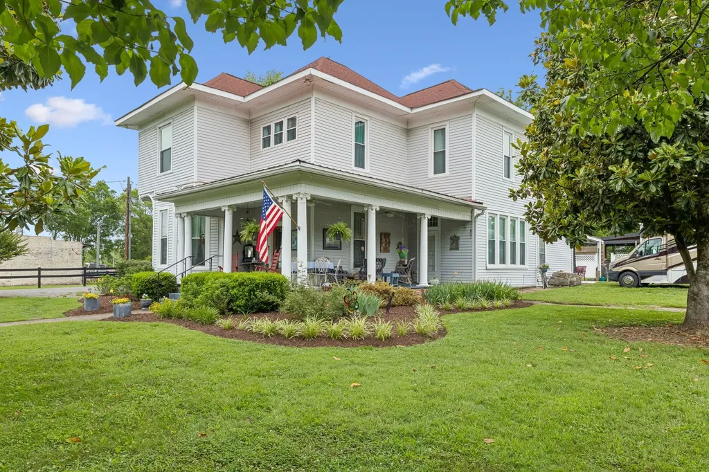 101 Webb Road, E Bell Buckle TN 37020