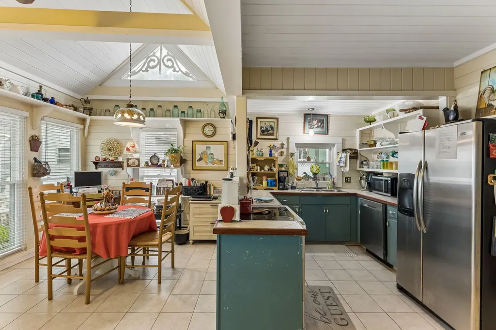 101 Webb Road, E Bell Buckle TN 37020